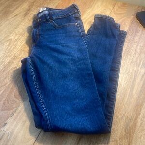 Hollister skinny jeans dark blue Size 7 R W28 L31